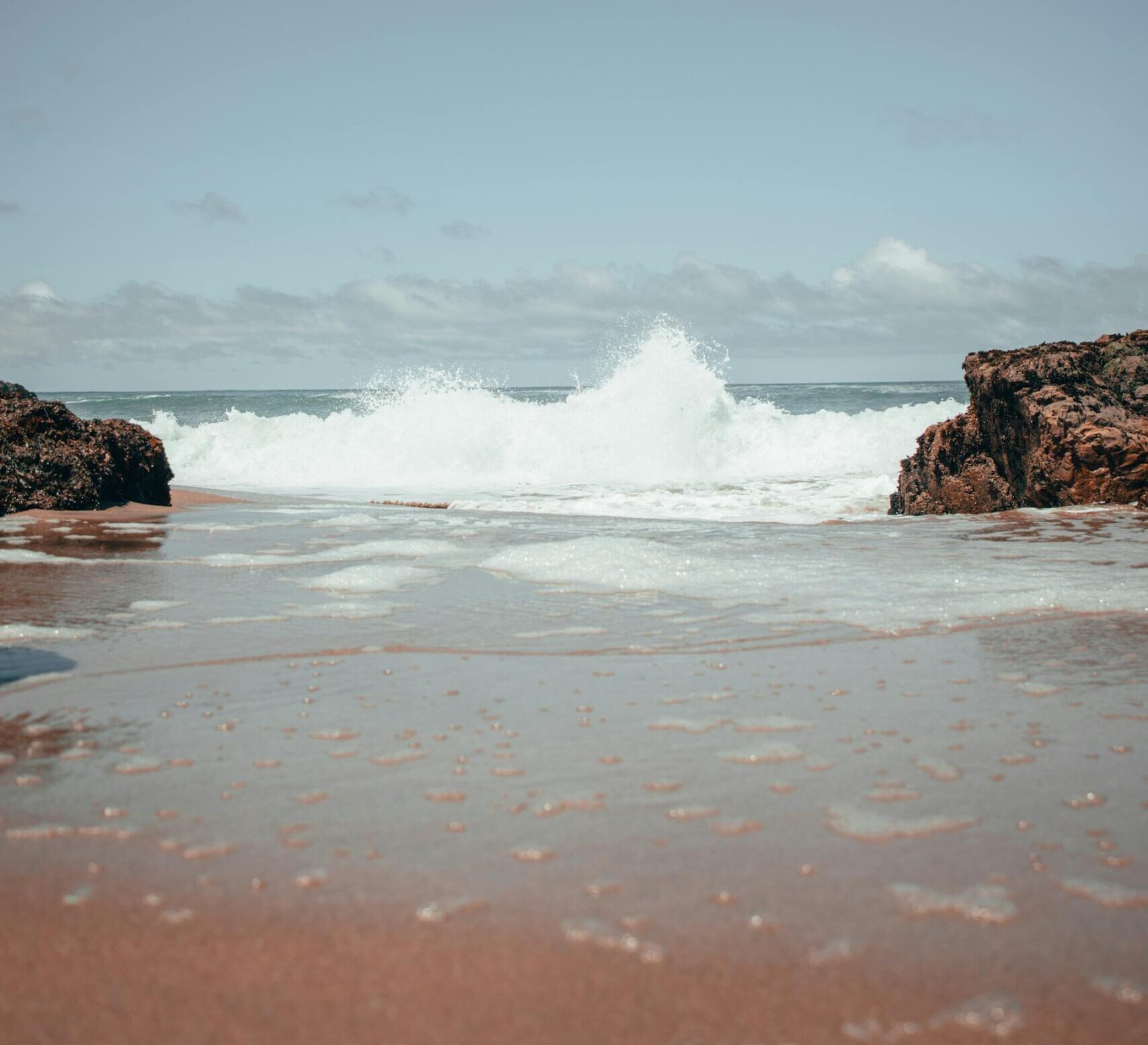 ocean waves crashing on shore