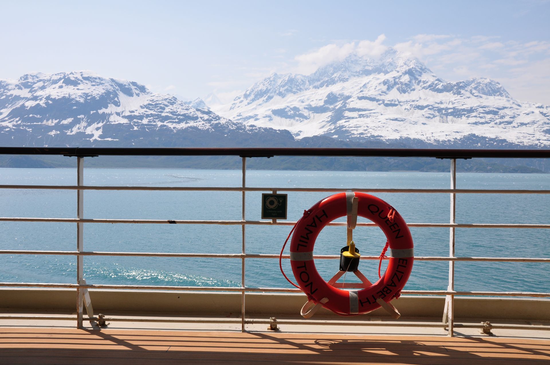 alaska cruise ship and mountains