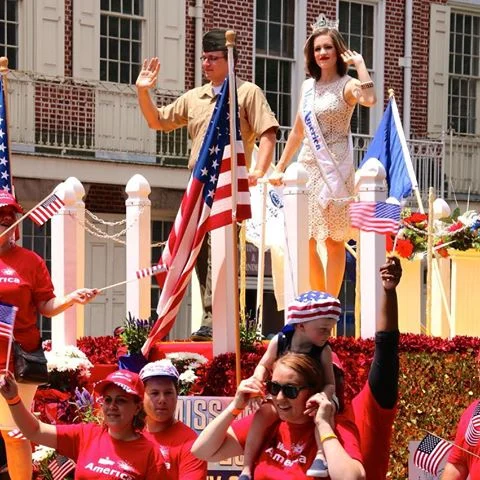  Betty in the 4th of July Parade in Philadelphia. Note: The “random people who wanted to talk to me the whole time” was a lone serviceman. 