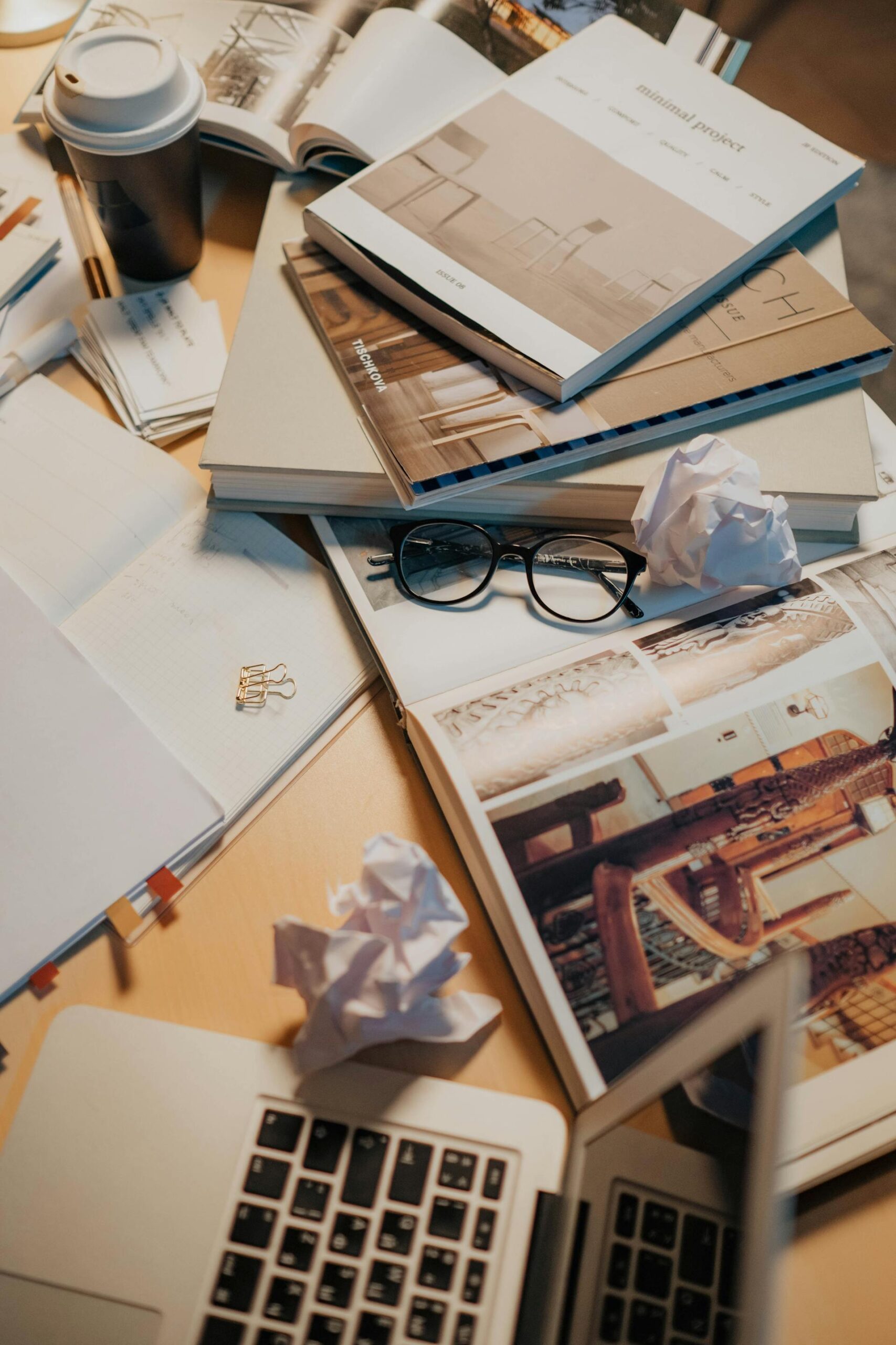 messy desk